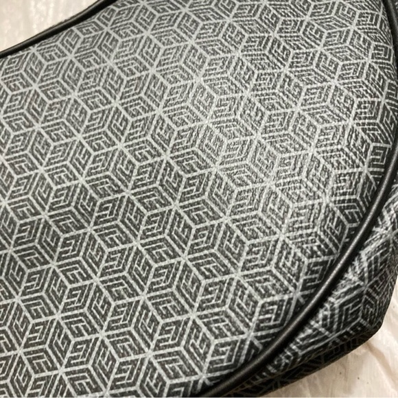 Pierre balmain Paris crescent hobo bag - Picture 12 of 16